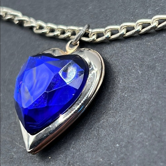 Vintage blue heart locket necklace - Picture 2 of 5